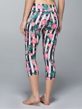 Lululemon Wunder Under Crop *Full-On Luxtreme Palm Play Multi